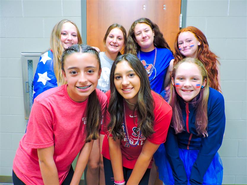 SSMS Volleyball players